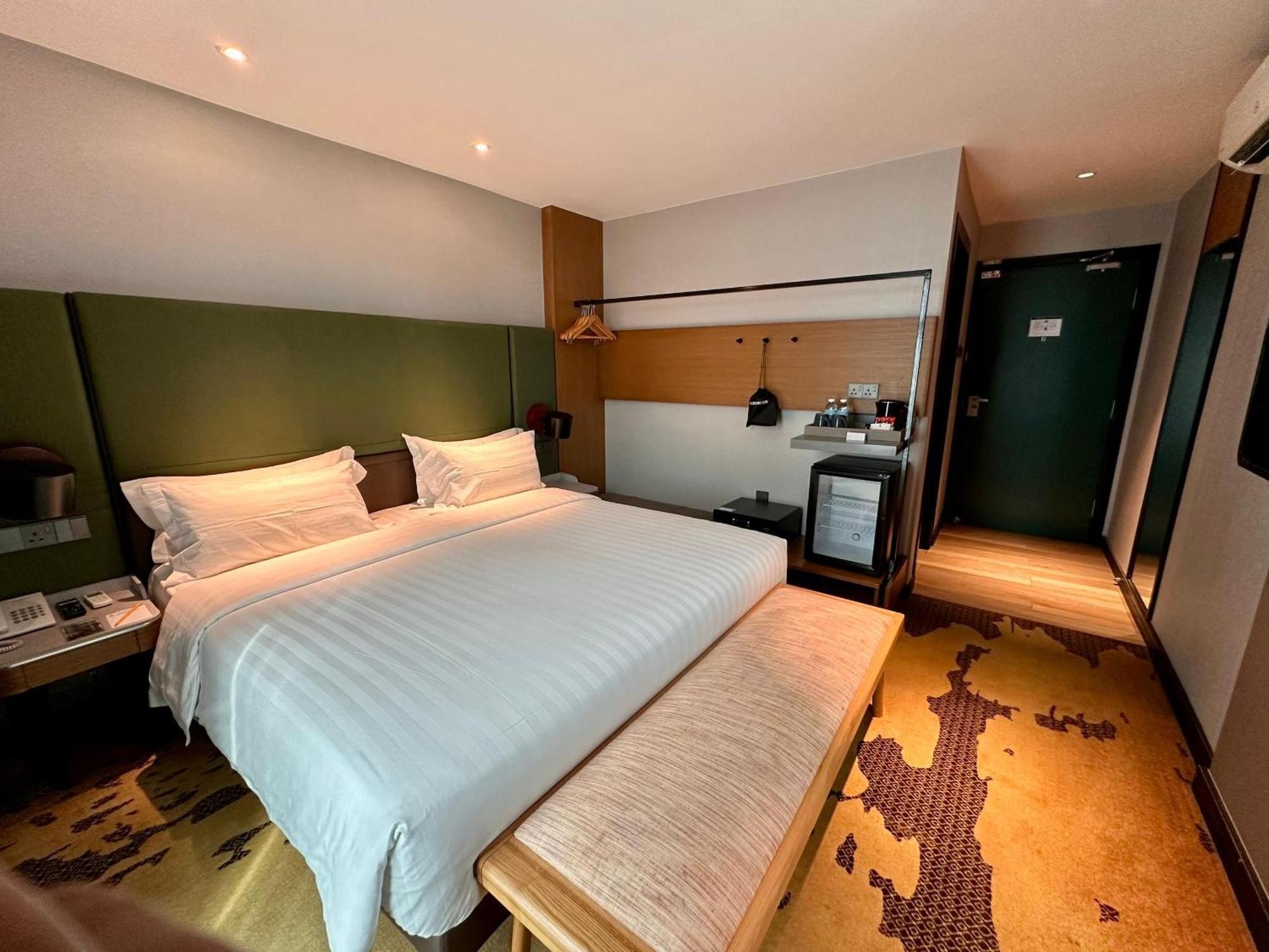 King Park Hotel Kota Kinabalu Exteriör bild