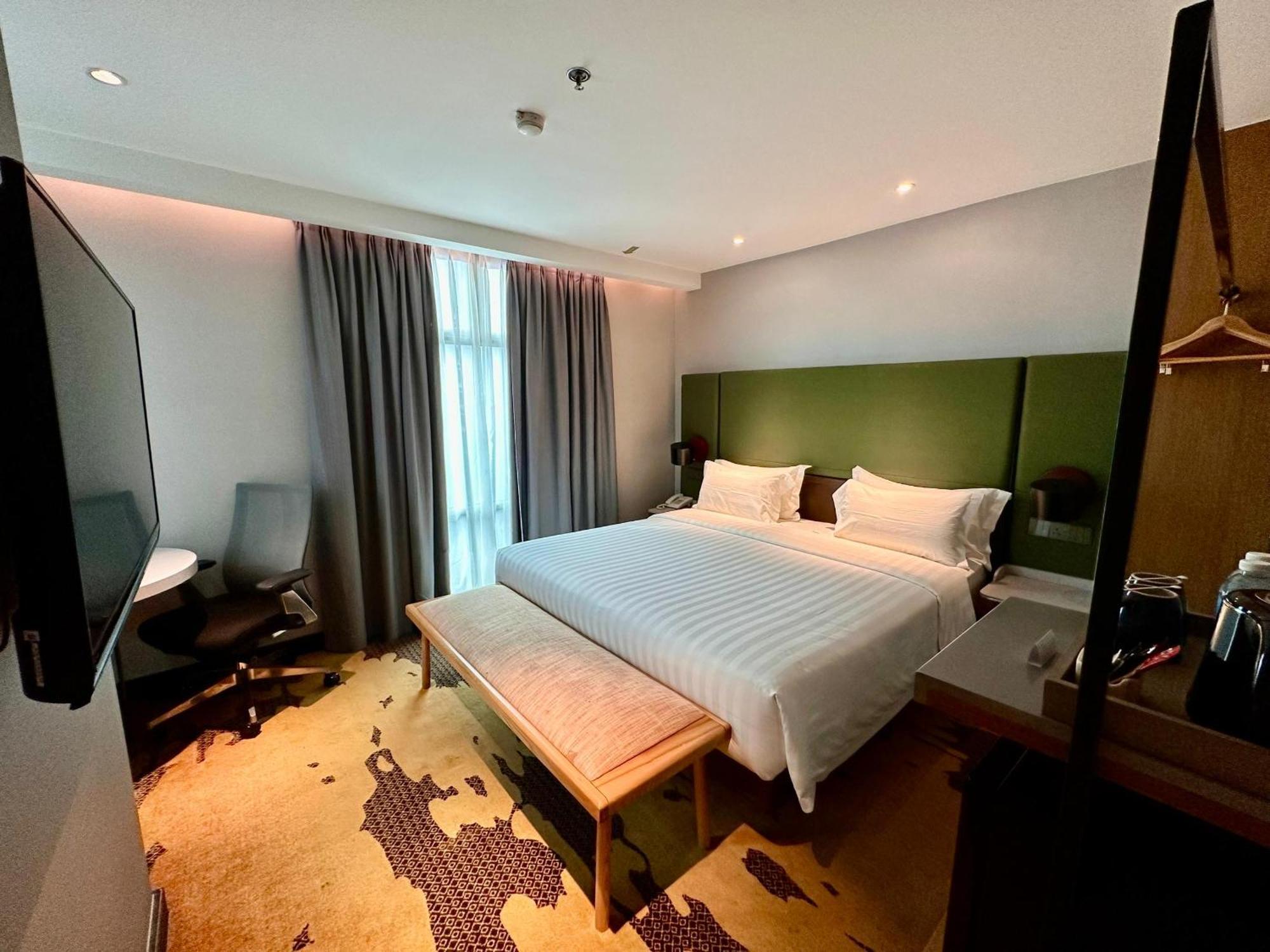 King Park Hotel Kota Kinabalu Exteriör bild