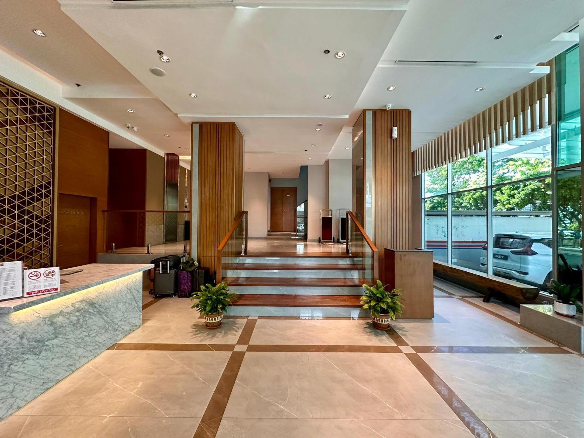 King Park Hotel Kota Kinabalu Exteriör bild