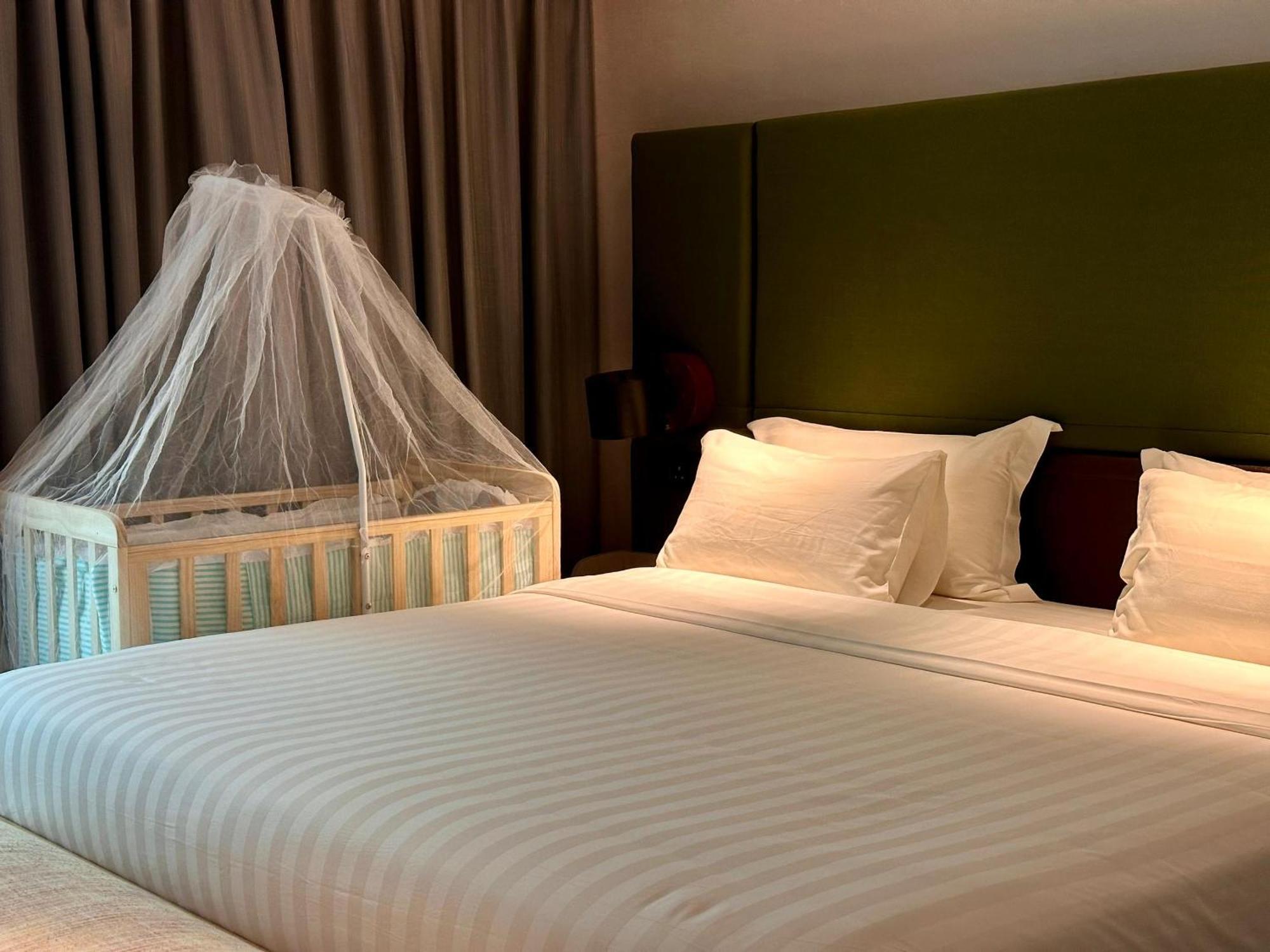 King Park Hotel Kota Kinabalu Exteriör bild