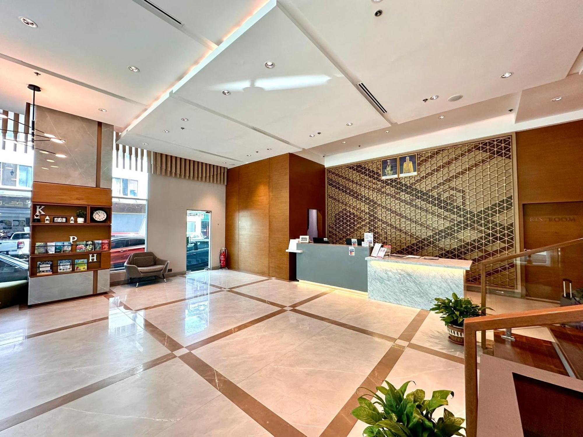 King Park Hotel Kota Kinabalu Exteriör bild